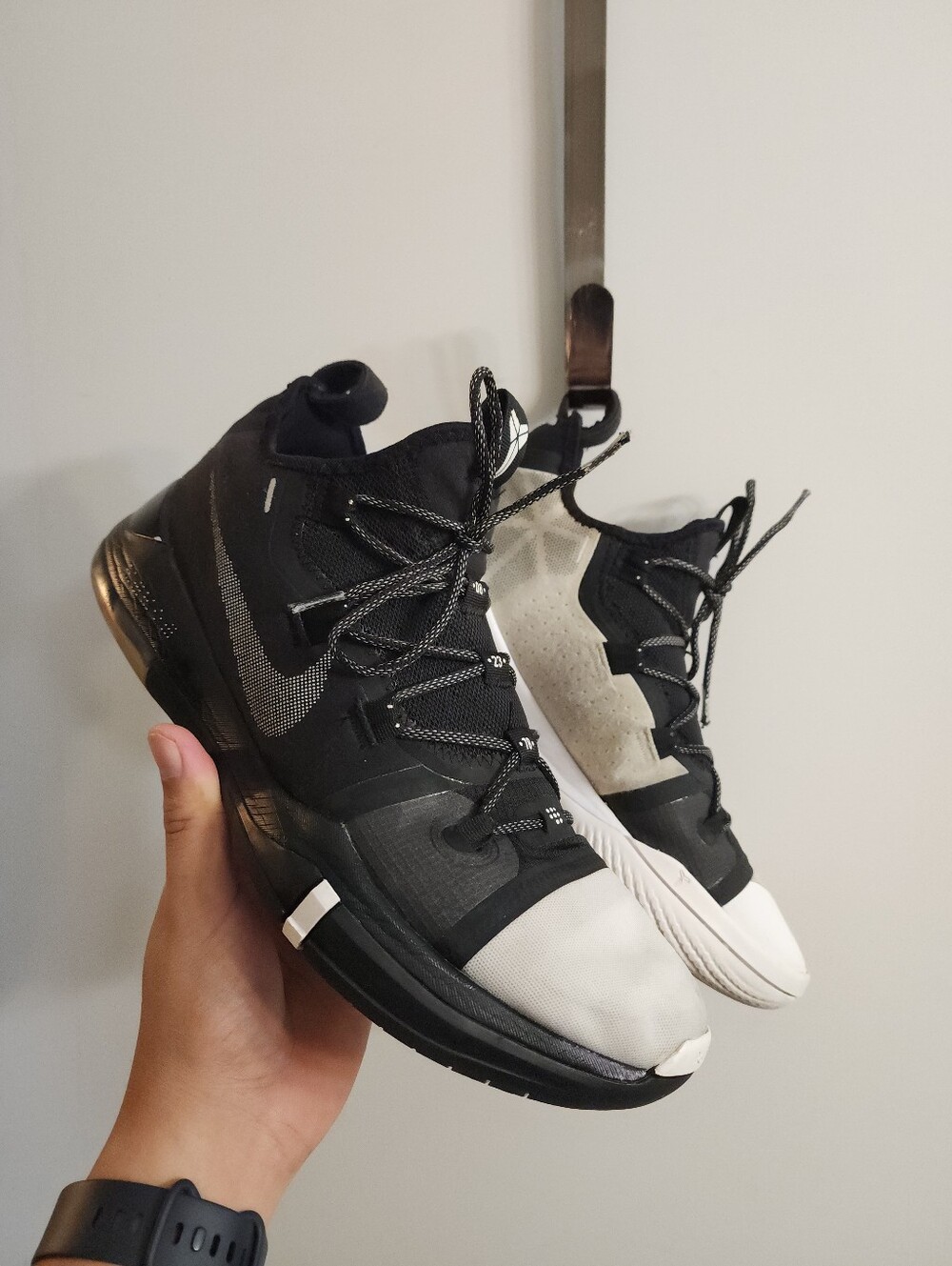 Nike Kobe AD Exodus Men’s Black and White Performance Basketball Shoes